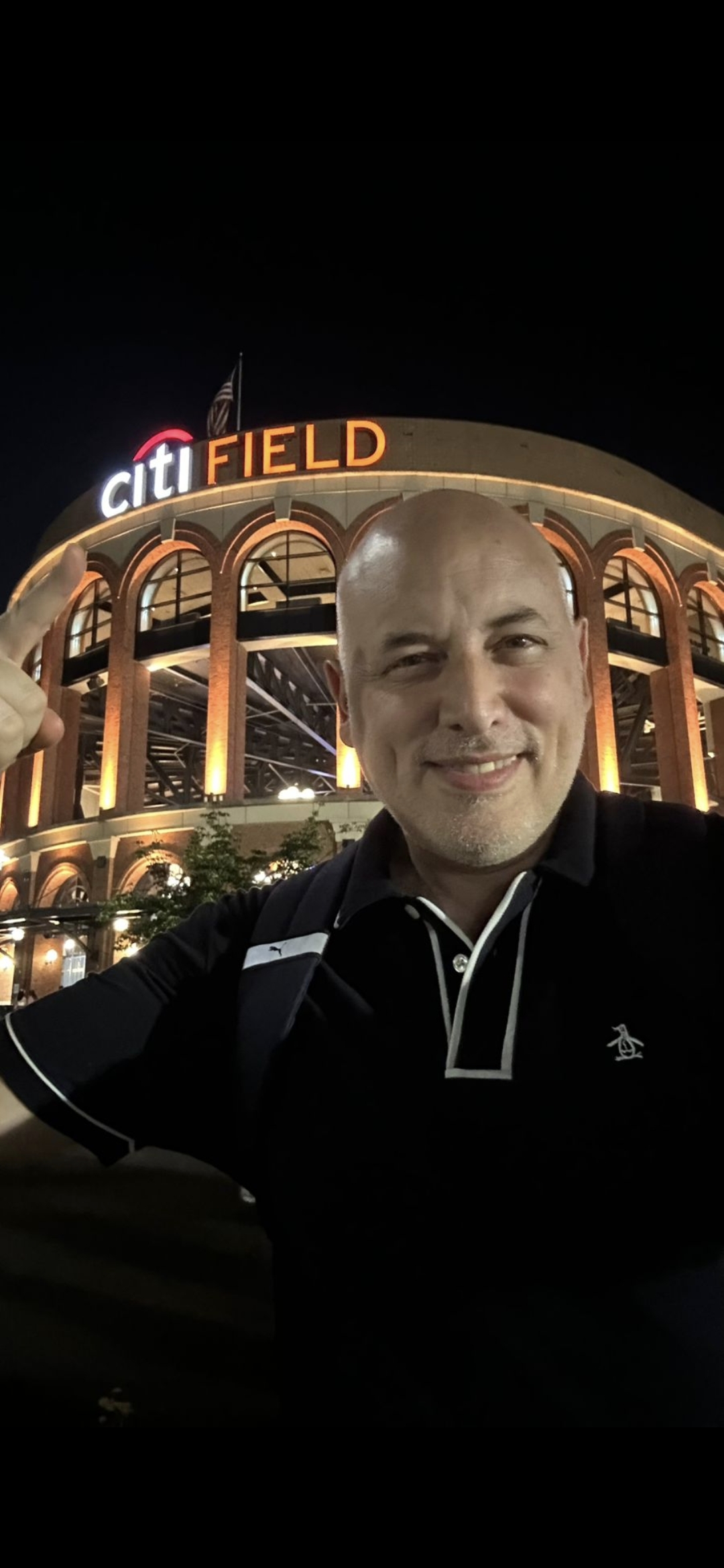 Leo 'El Pelado' in Citi Field